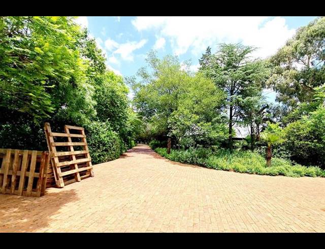 LAND FOR SALE IN NORTH RIDING